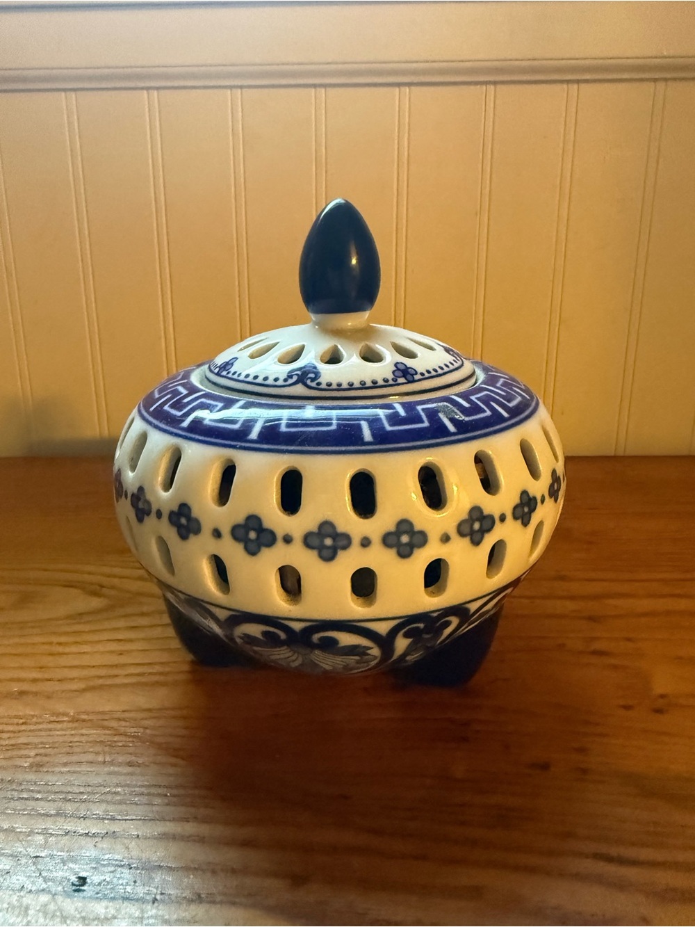 Vintage Bombay Blue and White Ceramic Lidded Decorative Potpourri Jar